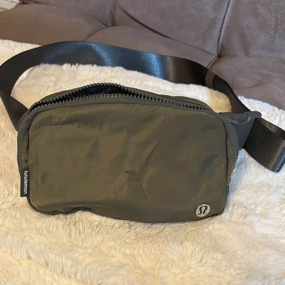 lululemon athletica army green belt Bag